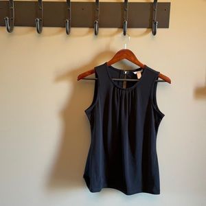 Banana Republic Women’s sleeveless Shirt